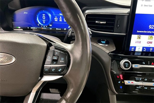 Used 2022 Ford Explorer Platinum w/ Technology Package image 12