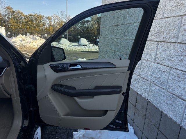 Used 2016 Mercedes-Benz GL 450 4MATIC image 35