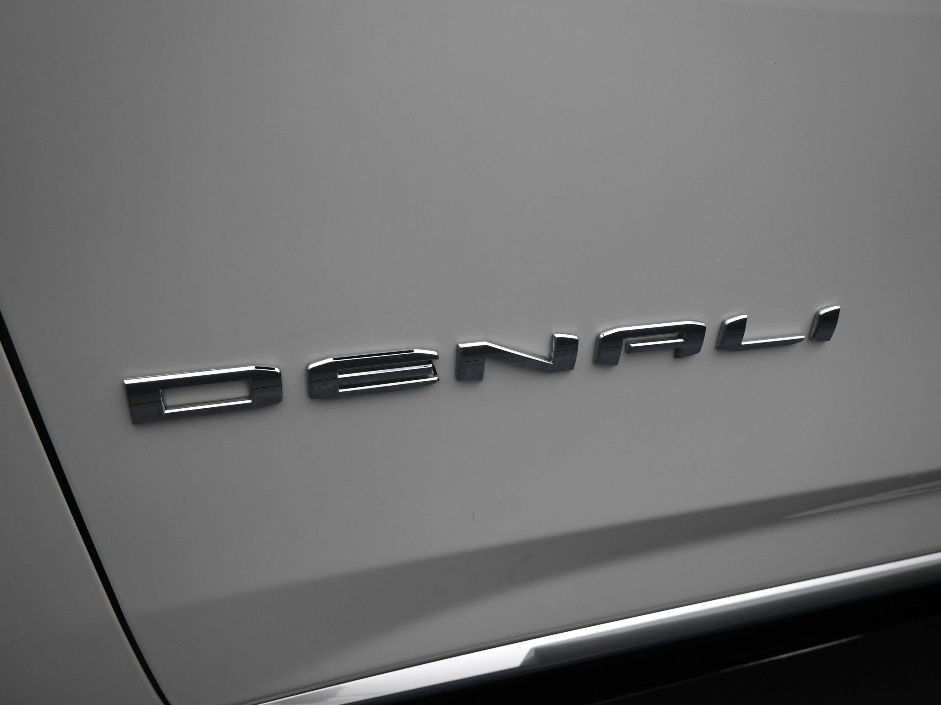 Used 2021 GMC Yukon Denali image 12