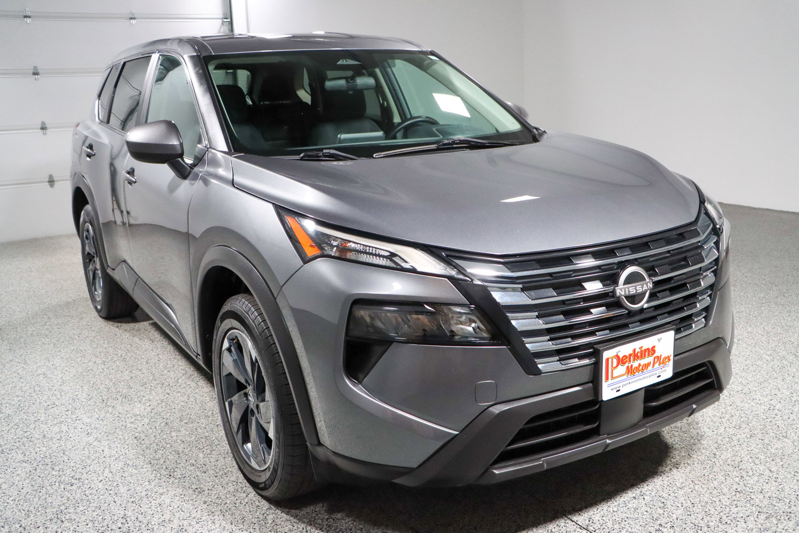 Used 2024 Nissan Rogue SV AWD/4WD image 5