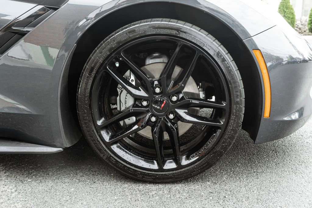 Used 2019 Chevrolet Corvette Stingray Coupe w/ Carbon Flash Badge Package RWD image 5