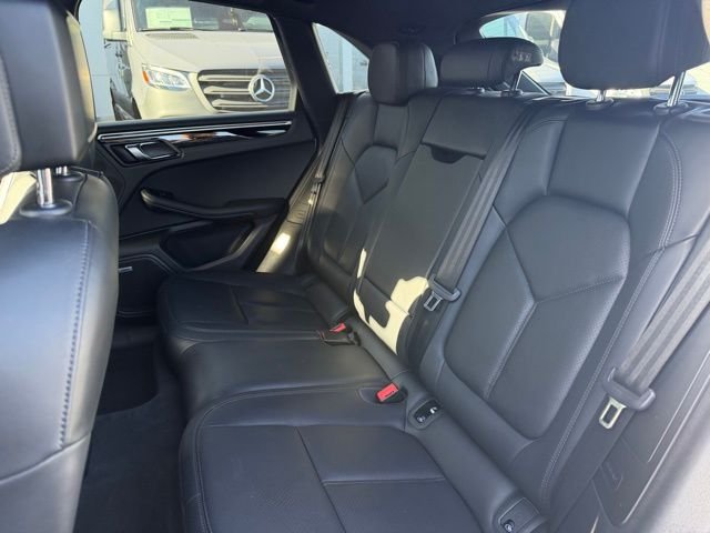 Used 2019 Porsche Macan AWD/4WD image 23