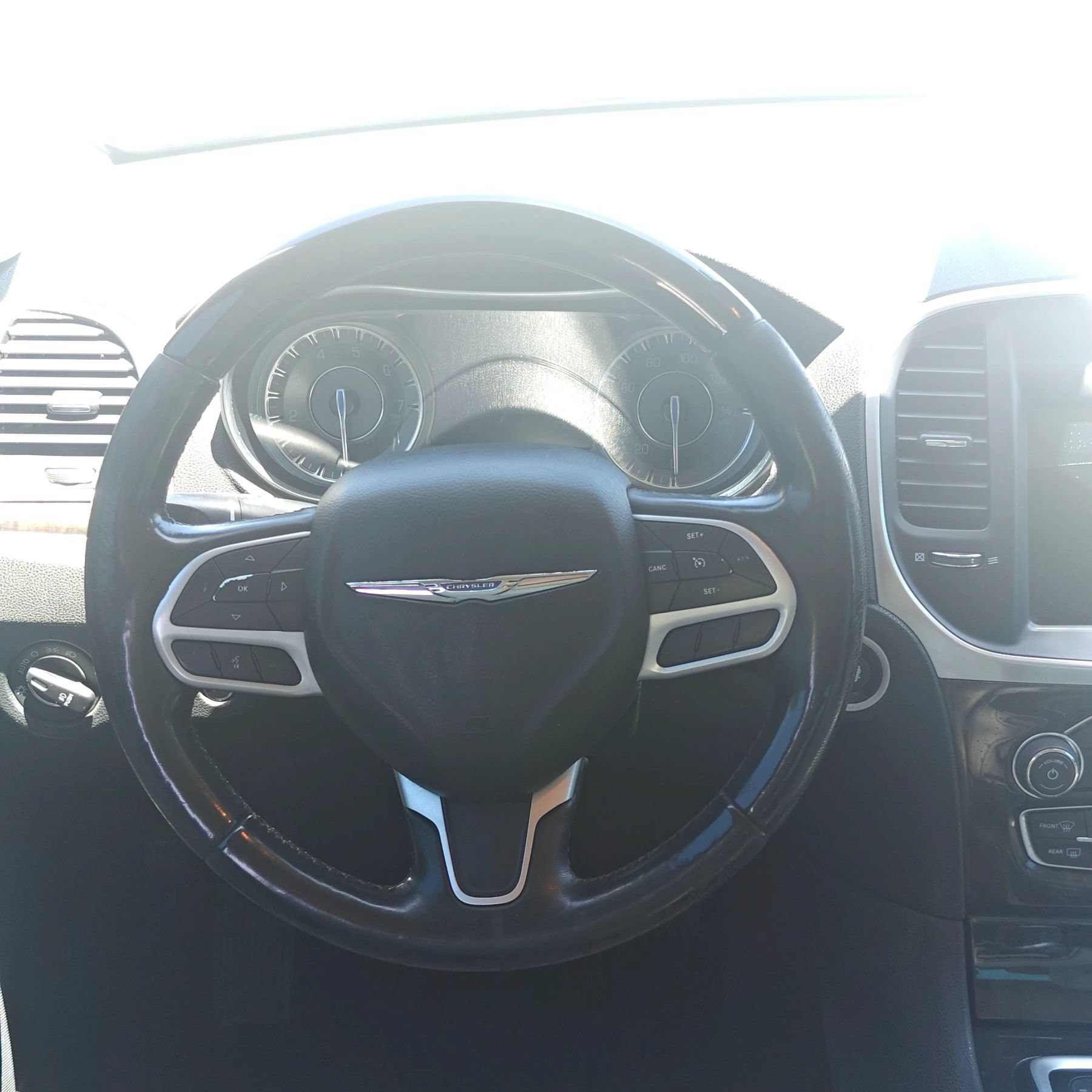 Used 2018 Chrysler 300 Limited RWD image 20