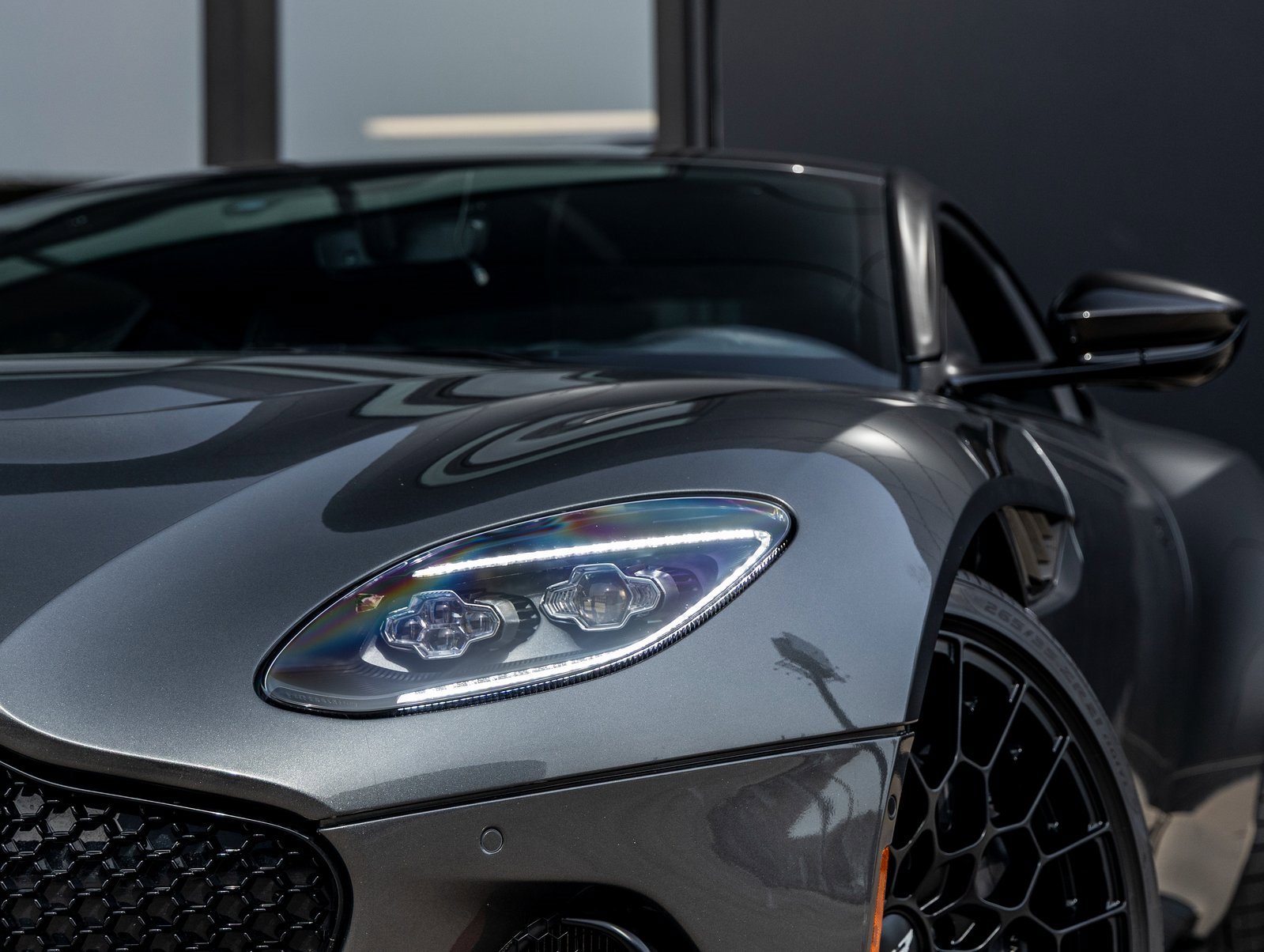 Used 2023 Aston Martin DBS Coupe image 15