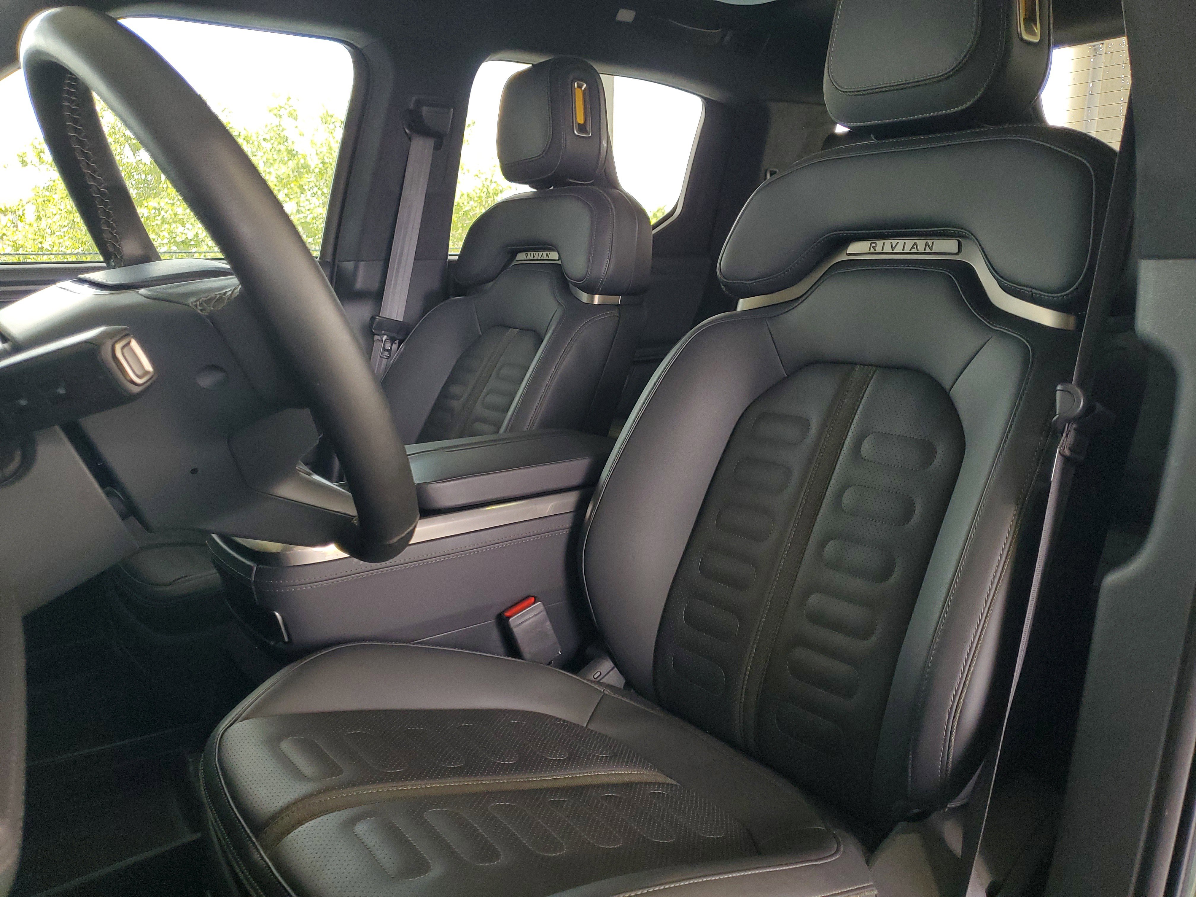 Used 2023 Rivian R1T Adventure image 20
