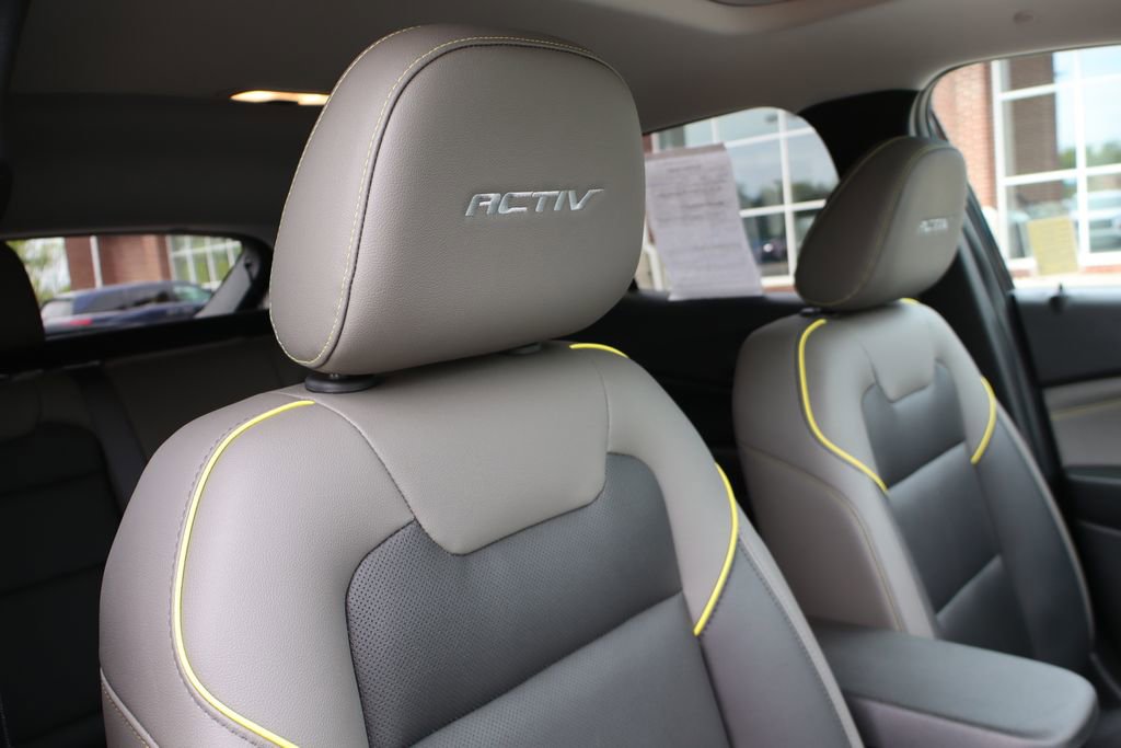 Used 2025 Chevrolet Trax ACTIV w/ Sunroof Package FWD image 44