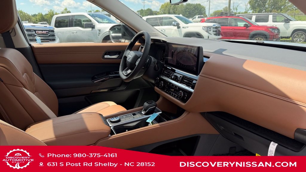 New 2026 Nissan Pathfinder Platinum AWD/4WD image 40