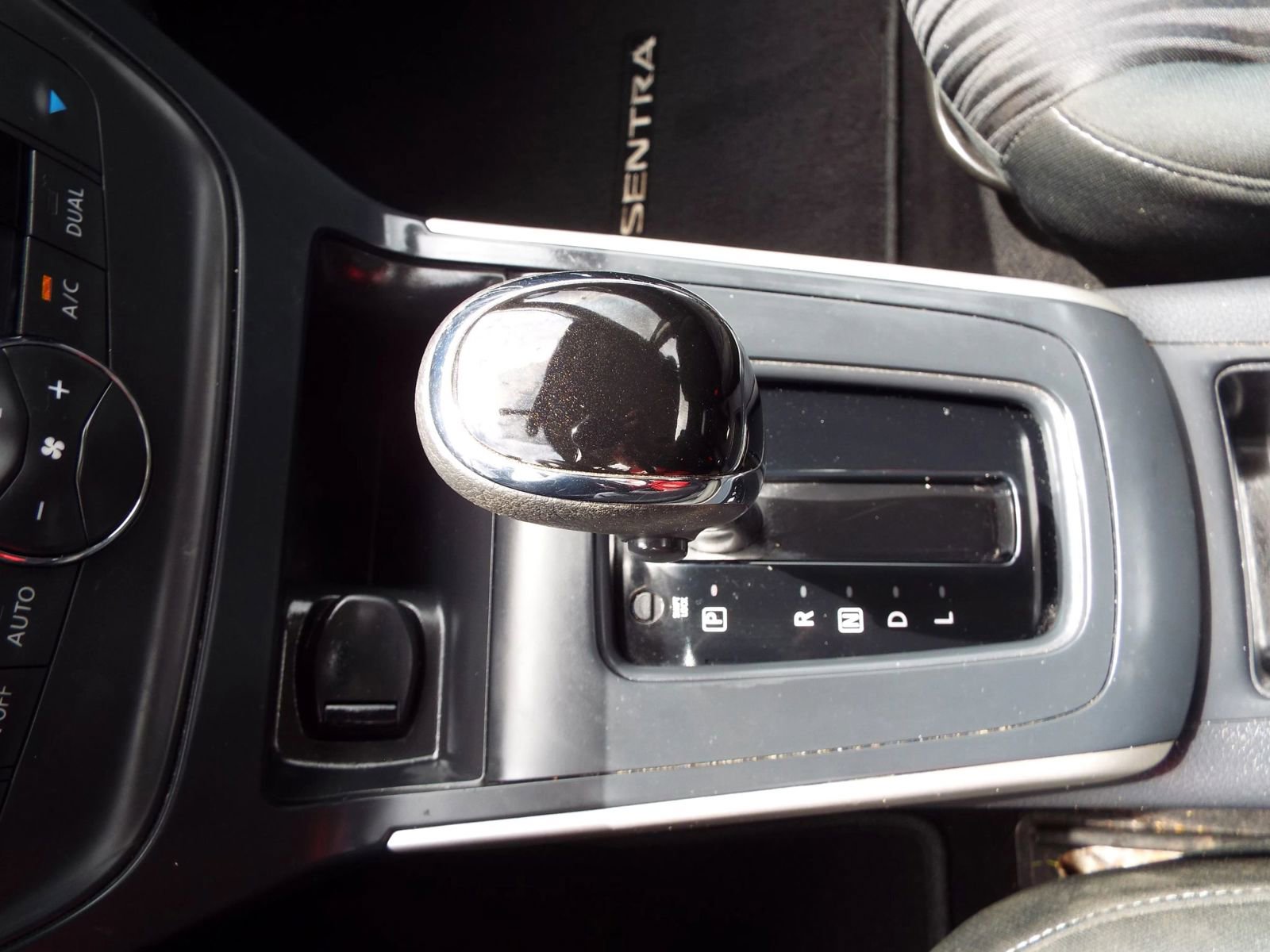 Used 2019 Nissan Sentra SV FWD image 19