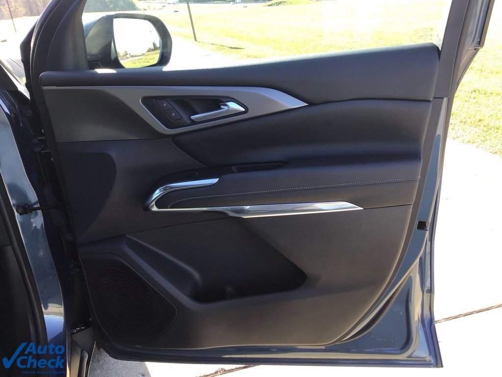 Used 2024 Chevrolet Traverse LT image 23