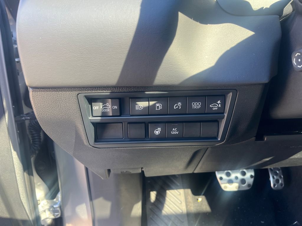 New 2025 Toyota Tundra Platinum AWD/4WD image 17