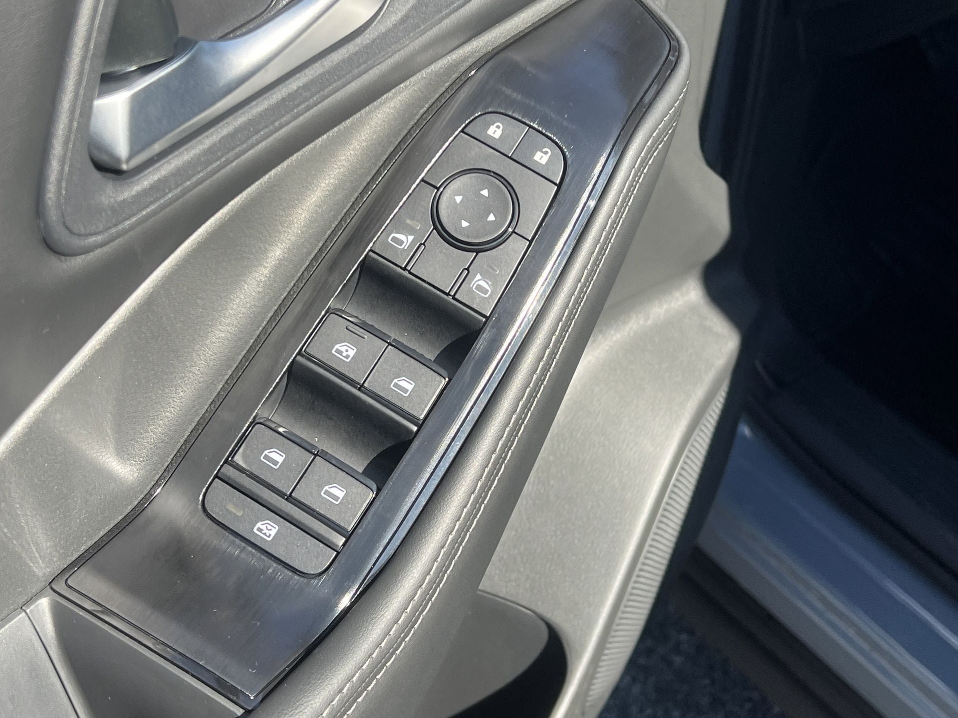 New 2026 Nissan Rogue SV FWD image 14