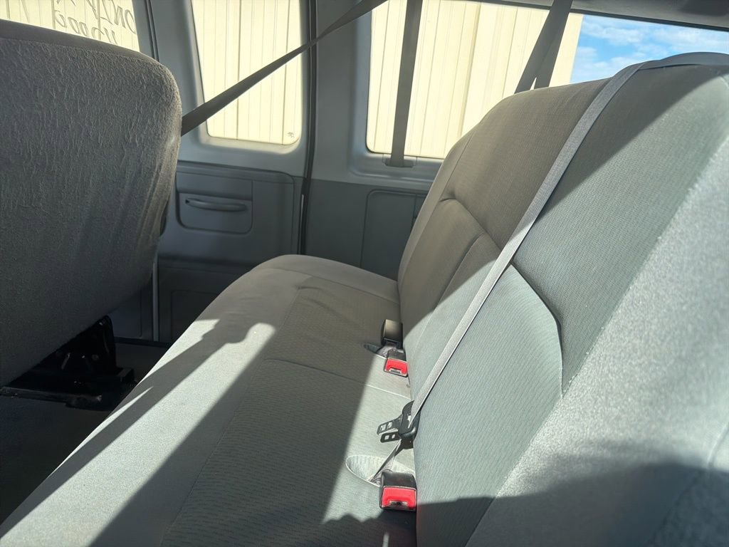 Used 2010 Ford E-350 and Econoline 350 XLT image 10