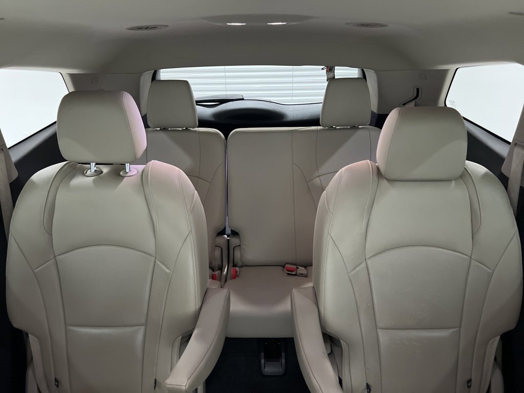 Used 2019 Buick Enclave Essence w/ LPO, Luxury Package image 30