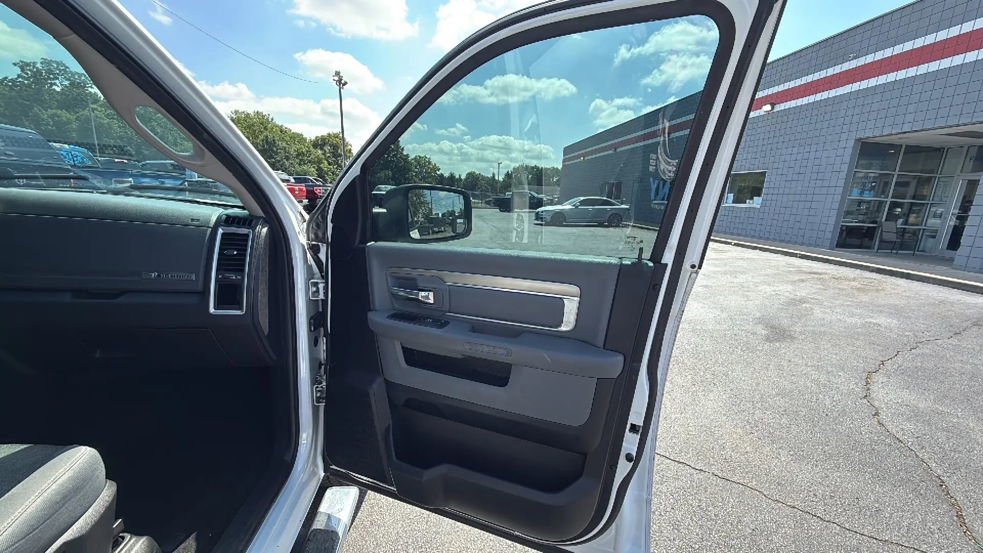 Used 2017 RAM 1500 Big Horn image 15