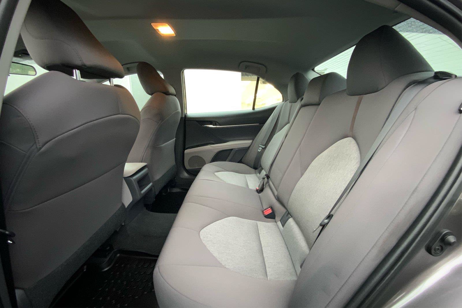 Used 2020 Toyota Camry LE FWD image 11