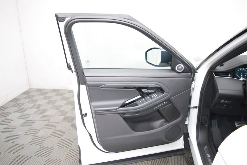 Used 2020 Land Rover Range Rover Evoque R-Dynamic SE image 9