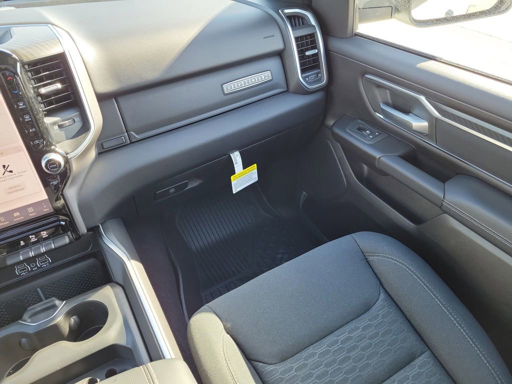 New 2026 RAM 1500 4x4 Crew Cab image 17