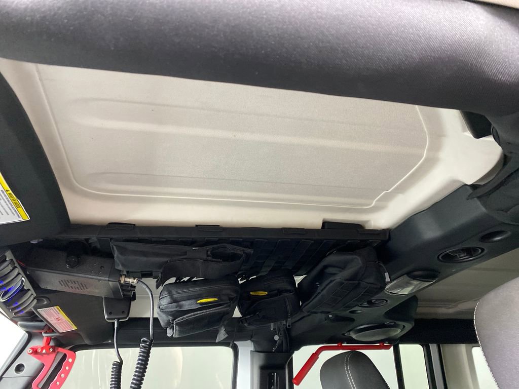 Used 2014 Jeep Wrangler Unlimited Rubicon w/ Connectivity Group image 10