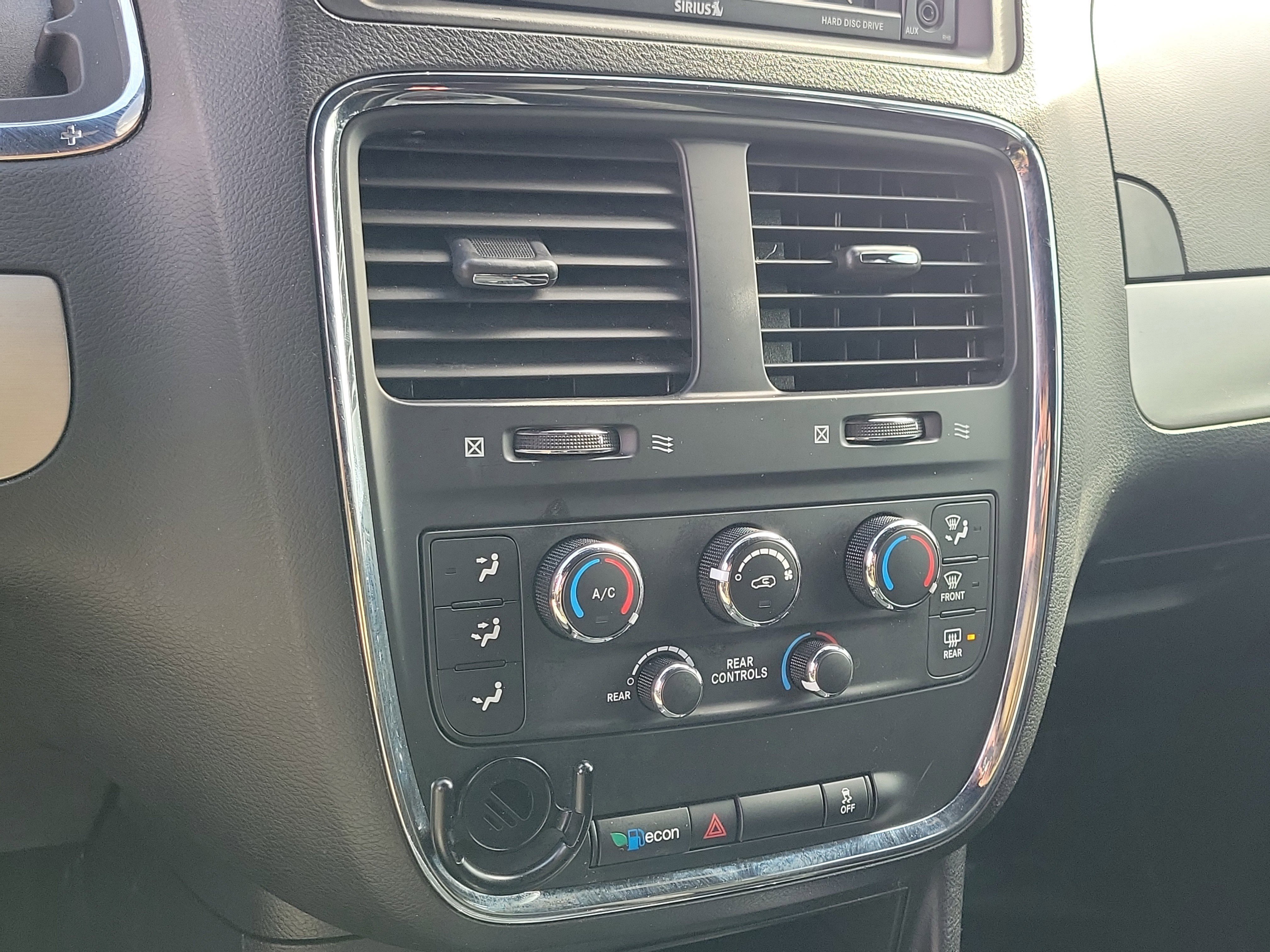 Used 2015 Dodge Grand Caravan SXT w/ Blacktop Package image 27