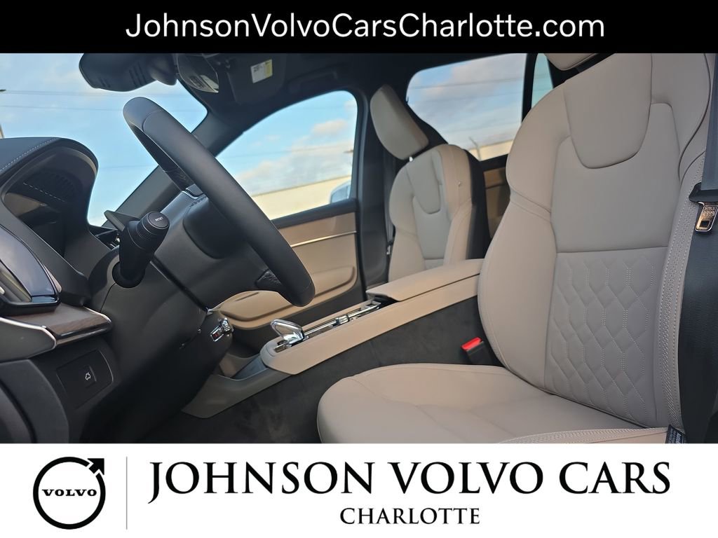 New 2026 Volvo XC90 B6 Plus w/ Protection Package Premier image 17