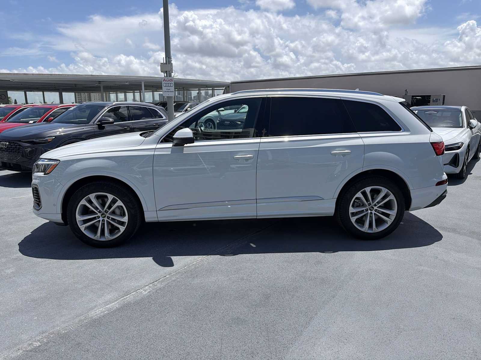 Certified 2025 Audi Q7 3.0T Premium Plus w/ Premium Plus Package AWD/4WD image 3