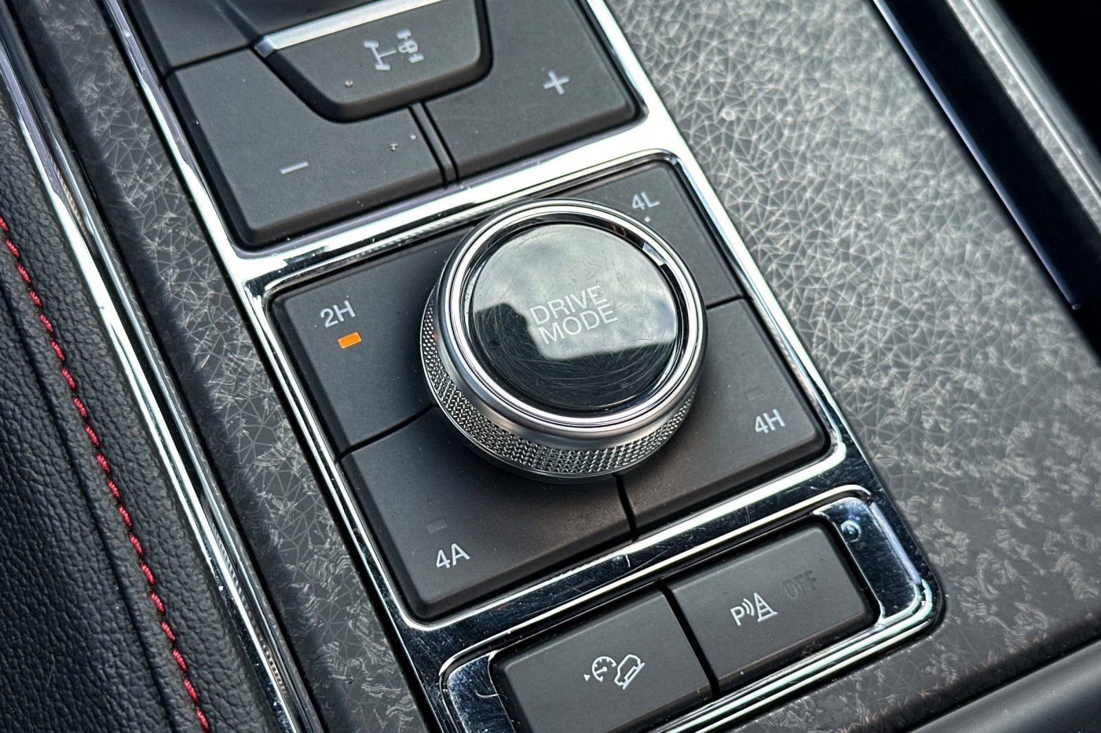 Used 2024 Ford Expedition Limited image 32