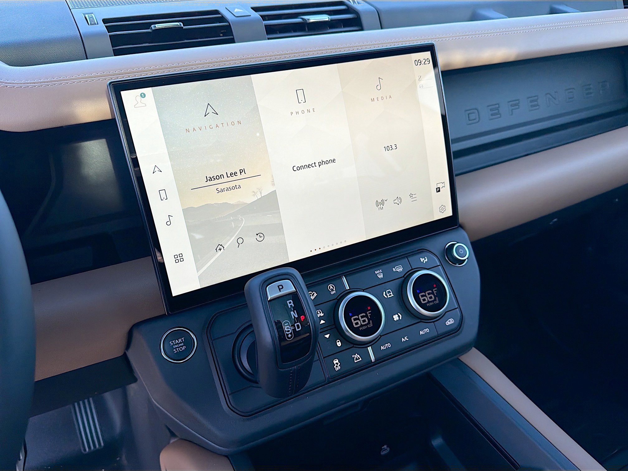 New 2026 Land Rover Defender 130 X-Dynamic SE image 28