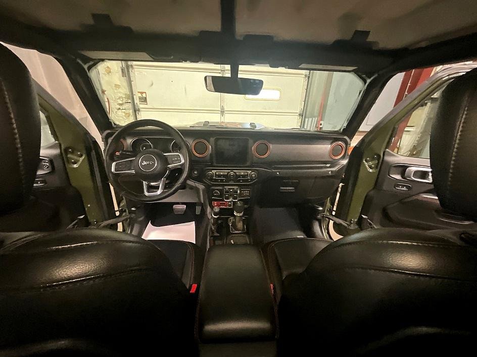 Used 2022 Jeep Gladiator Mojave w/ Cold Weather Group image 30