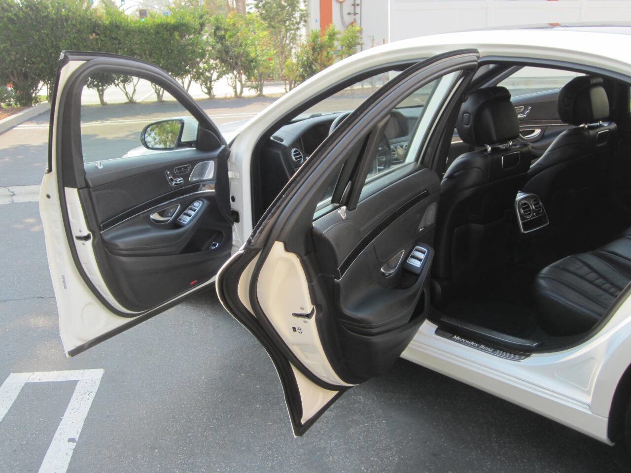 Used 2018 Mercedes-Benz S 560 Sedan image 24