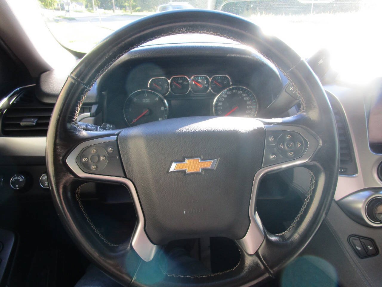 Used 2019 Chevrolet Suburban LT AWD/4WD image 19
