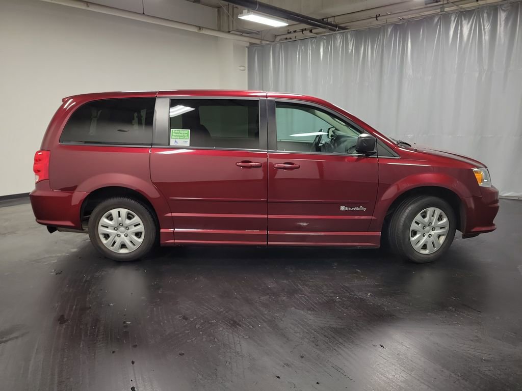 Used 2016 Dodge Grand Caravan SE w/ Quick Order Package 29E SE image 10
