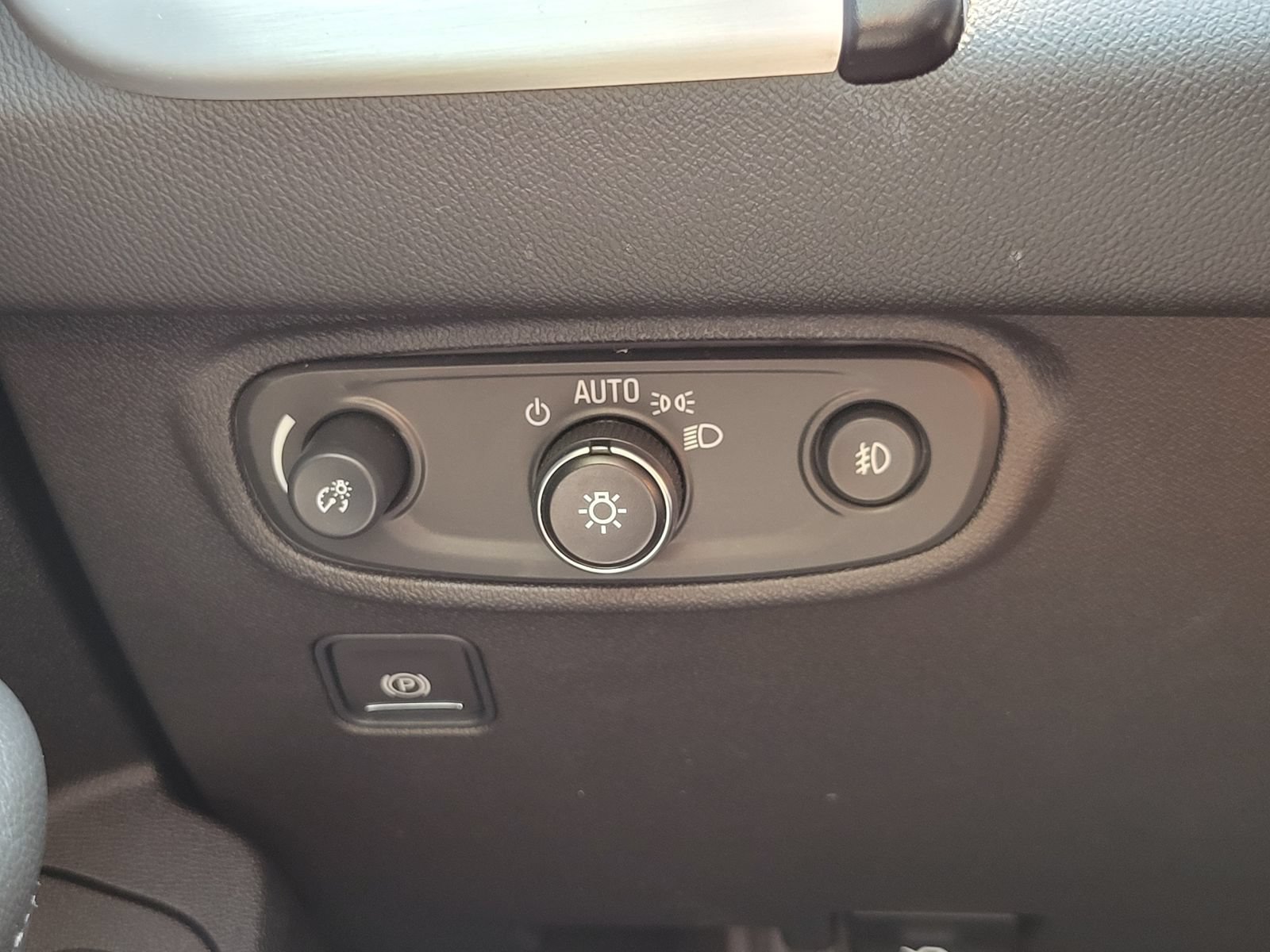 Used 2023 GMC Terrain SLT w/ LPO, Floor Liner Package AWD/4WD image 15