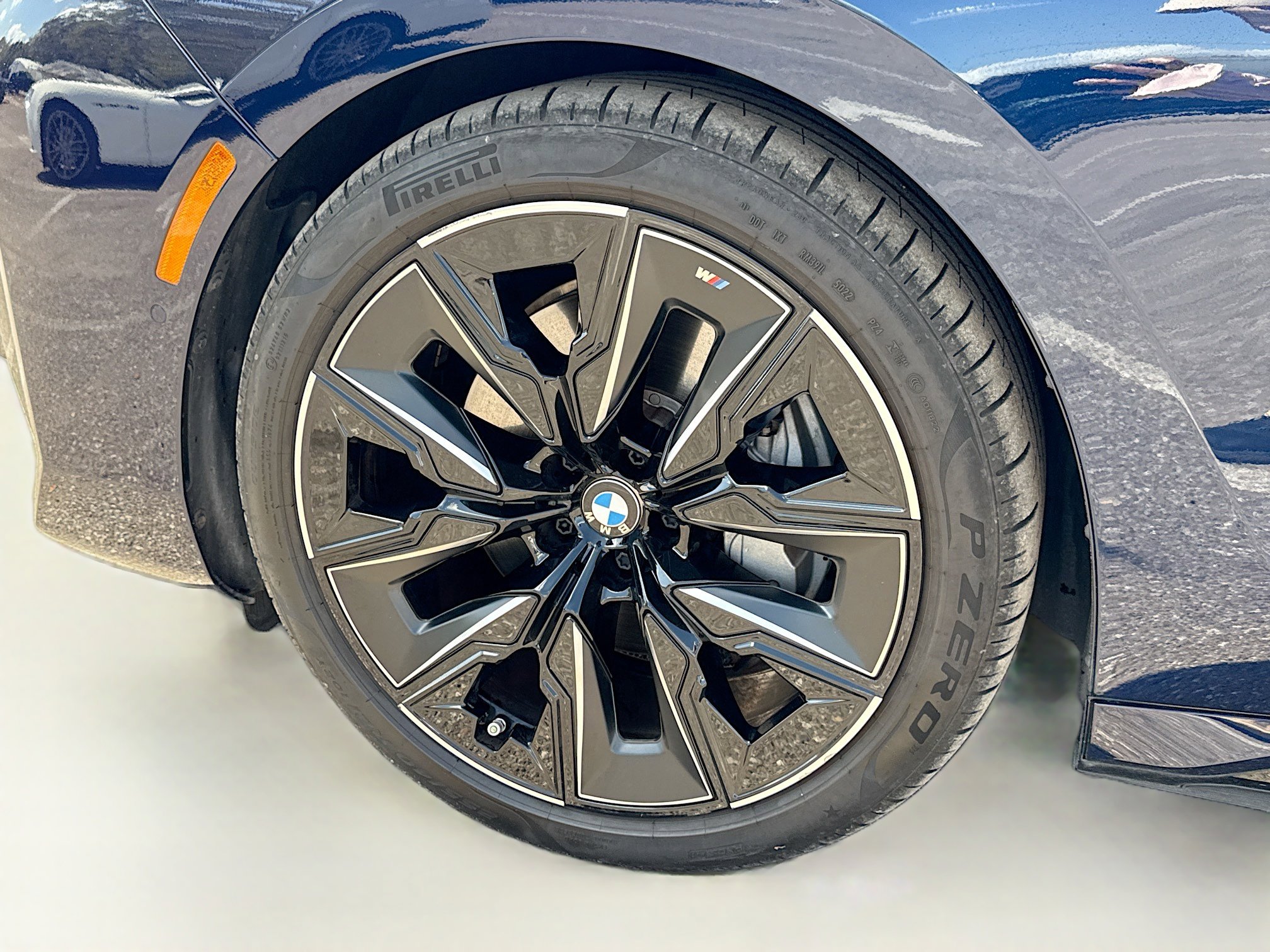 Used 2023 BMW i7 xDrive60 image 41