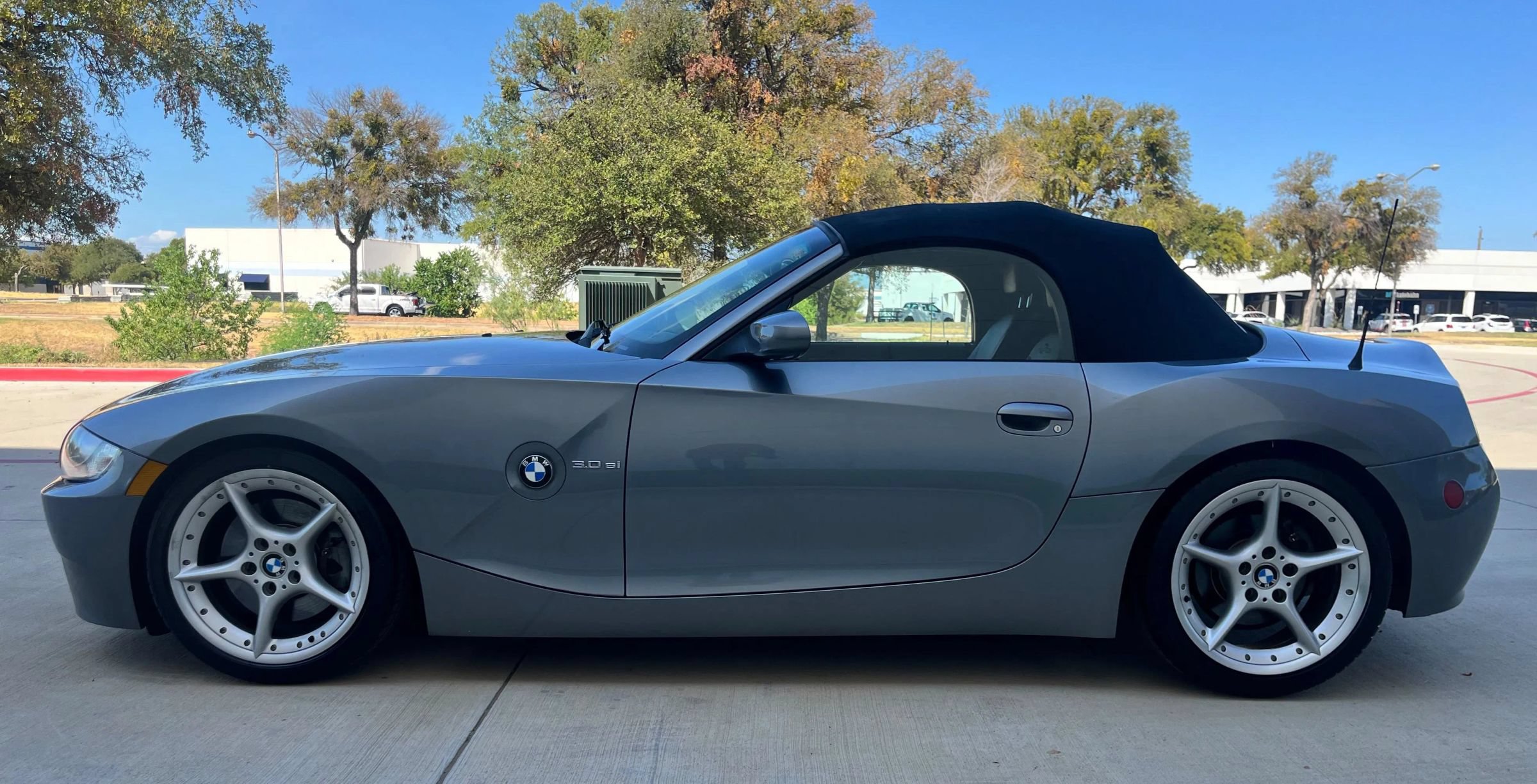 Used 2008 BMW Z4 3.0si RWD image 9