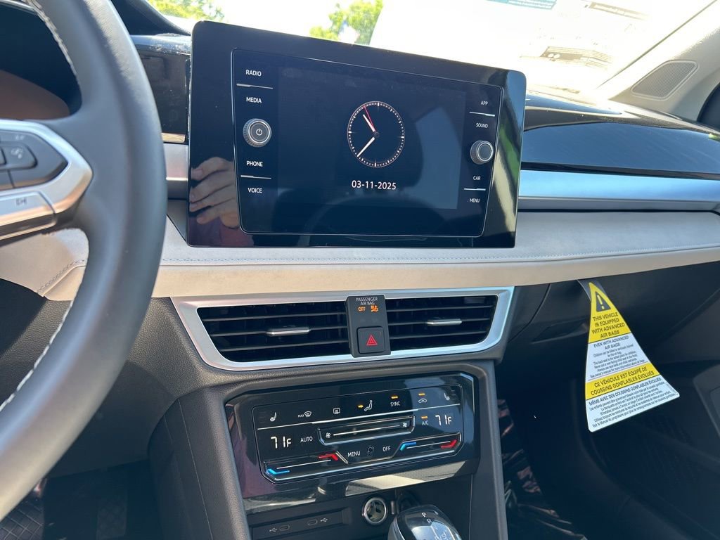 Used 2025 Volkswagen Taos SE image 25