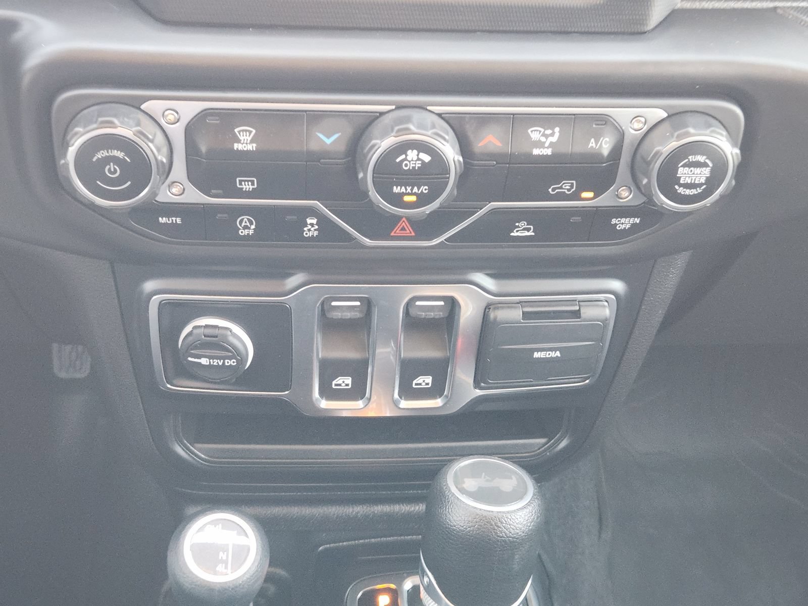 Used 2022 Jeep Wrangler Sport AWD/4WD image 19