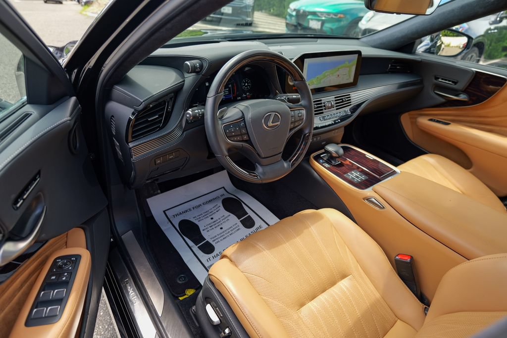 Used 2024 Lexus LS 500 AWD w/ Interior Upgrade Package image 16