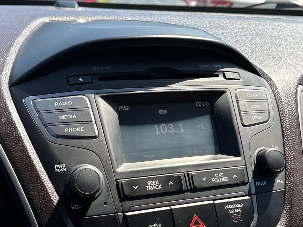 Used 2015 Hyundai Tucson SE image 13