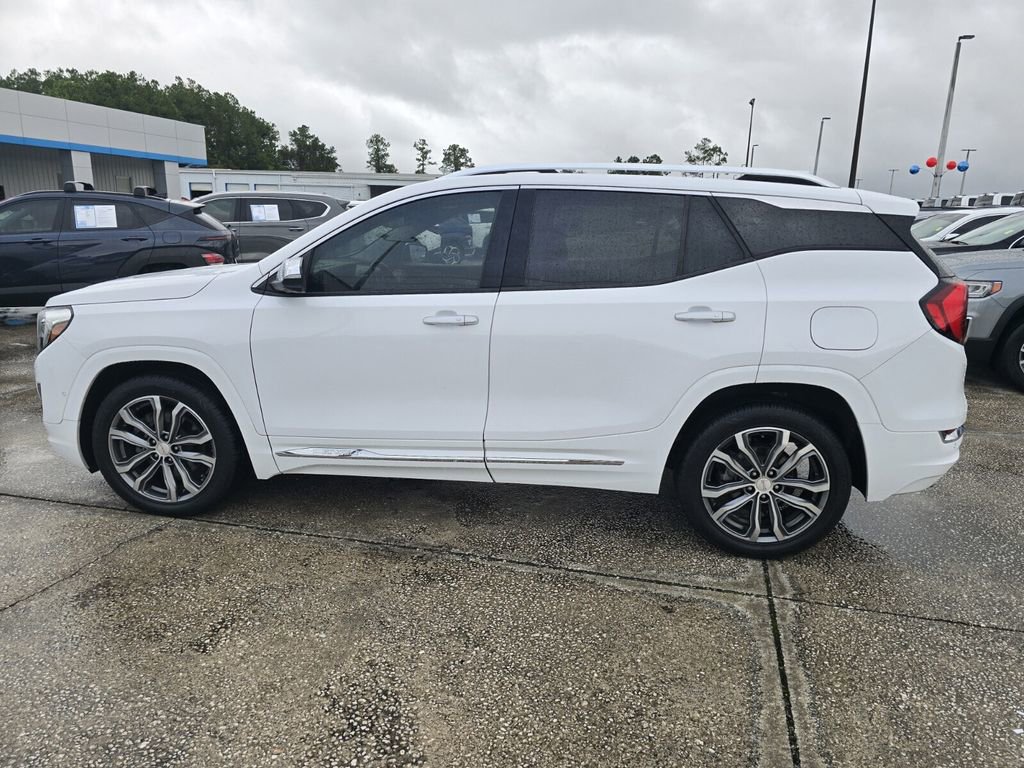 Used 2020 GMC Terrain Denali w/ Denali Premium Package image 3