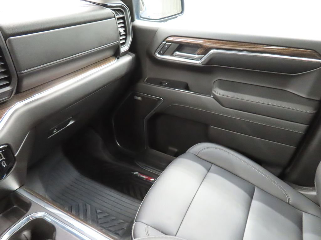 Used 2024 Chevrolet Silverado 1500 RST AWD/4WD image 30