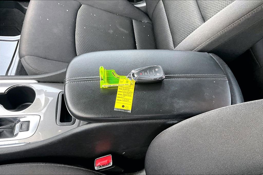 Used 2024 Chevrolet Malibu LT image 32