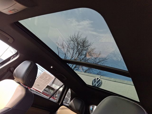 Used 2023 Volkswagen Atlas Cross Sport SEL image 14