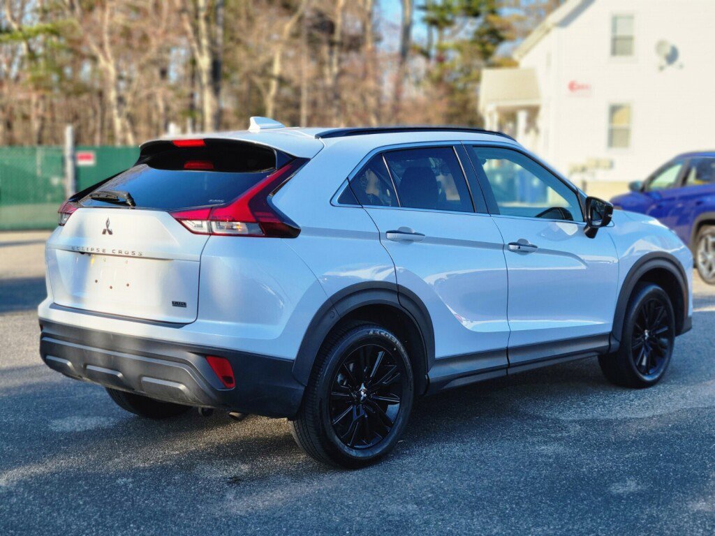 Used 2024 Mitsubishi Eclipse Cross Black Edition image 4