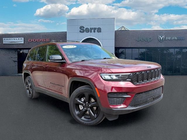 Used 2024 Jeep Grand Cherokee Altitude AWD/4WD image 1