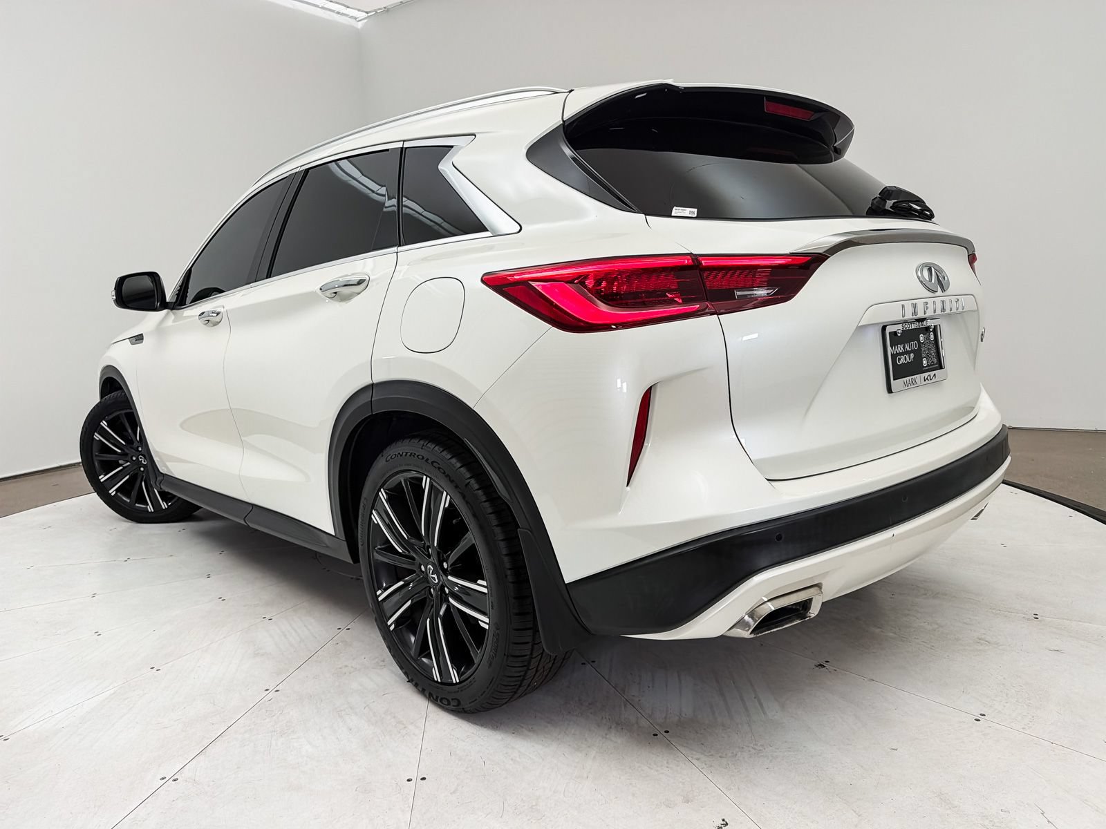 Used 2021 INFINITI QX50 Luxe w/ Appearance Package FWD image 8