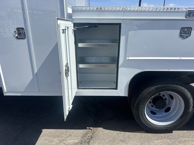 New 2025 Ford F550 XL 11Ft Scelzi Contractor Body image 15