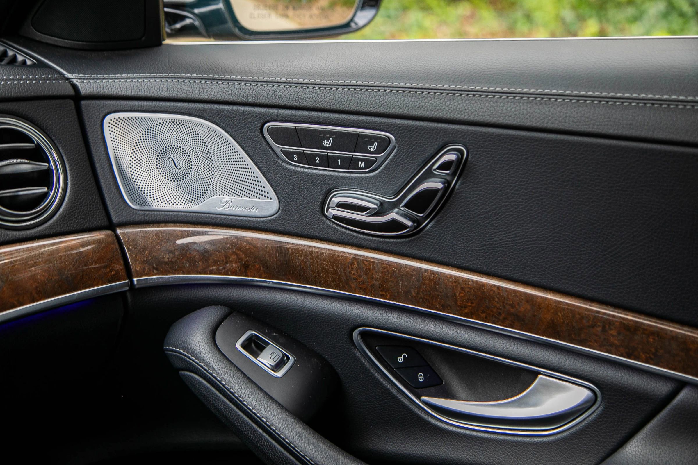 Used 2015 Mercedes-Benz S 550 S 550 Sedan 4D image 30