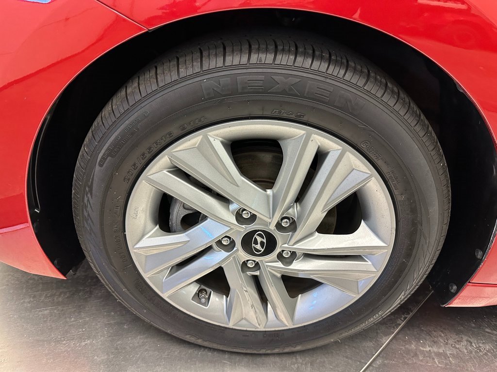 Used 2020 Hyundai Elantra SEL image 30