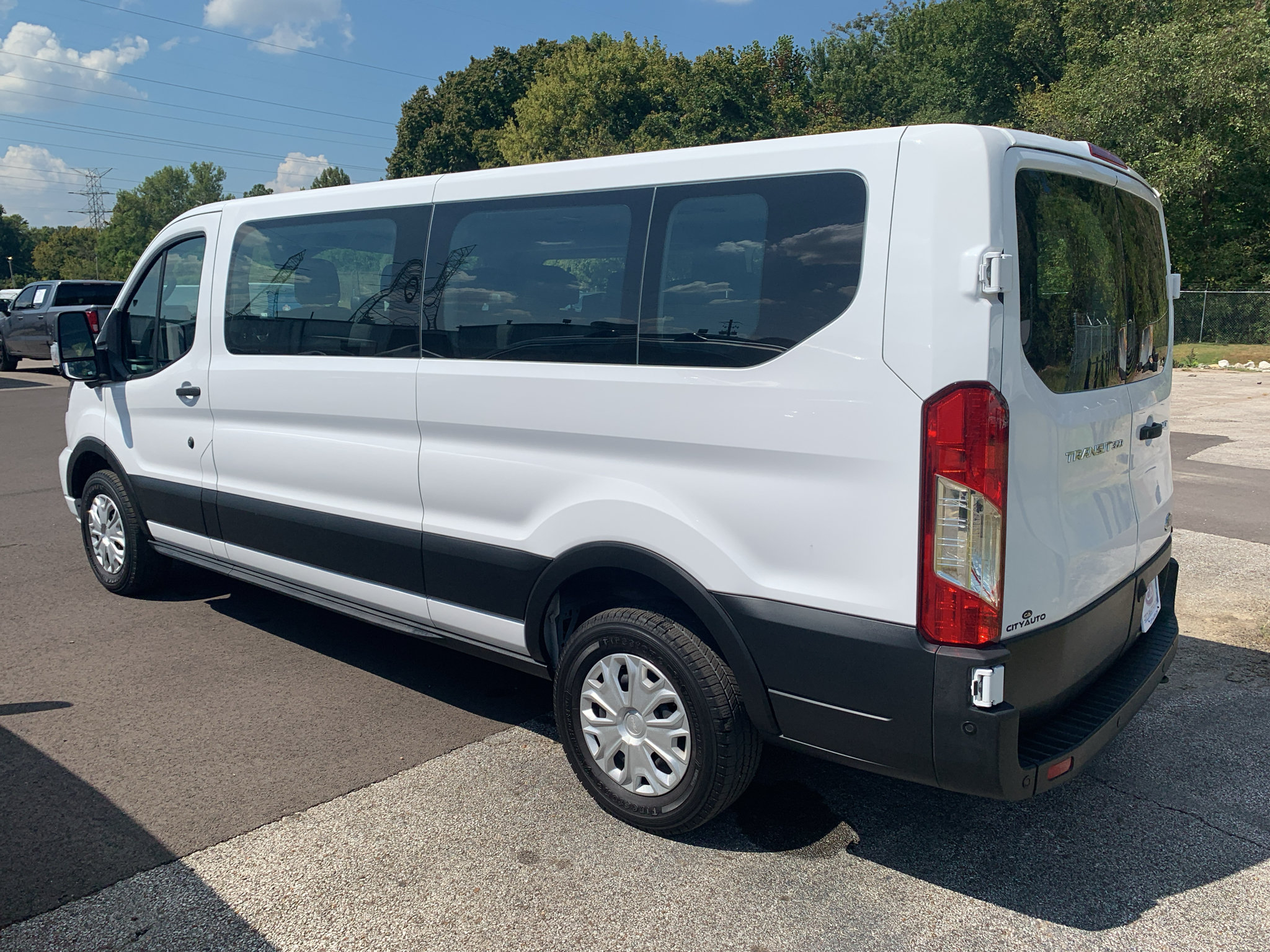 Used 2023 Ford Transit 350 XLT RWD image 5