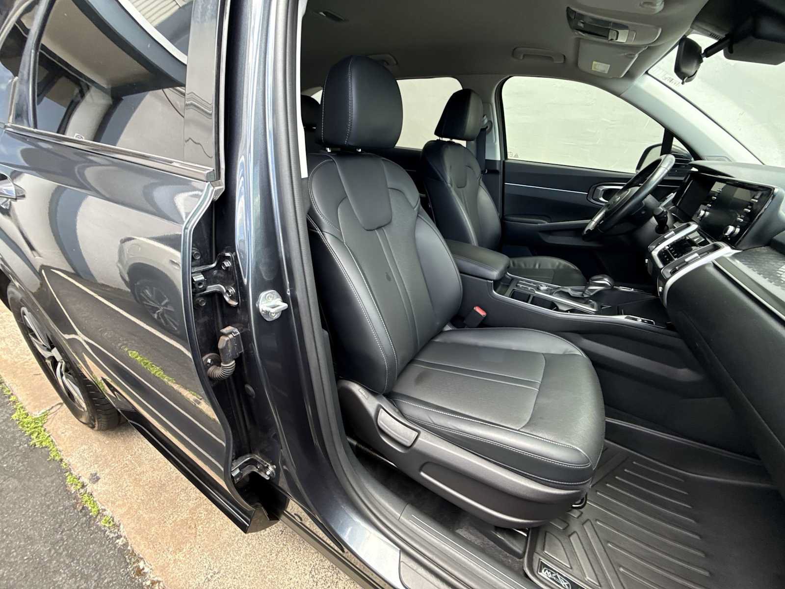 Used 2021 Kia Sorento S FWD image 25